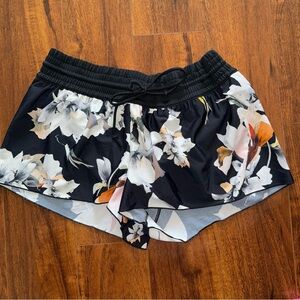 Athleta Black Floral Print Athletic Shorts Size Small Style 778034 Running Swim